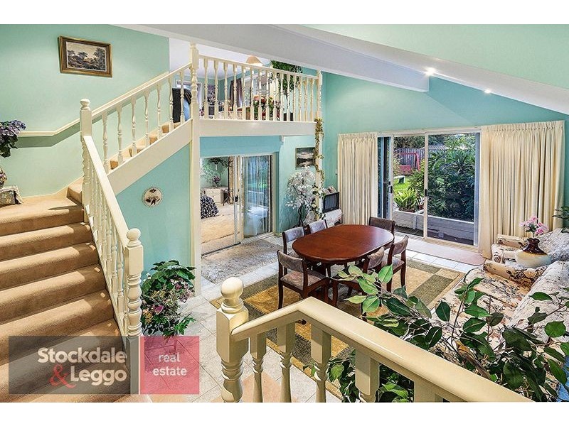 16 Ashburton Drive, Mitcham VIC 3132