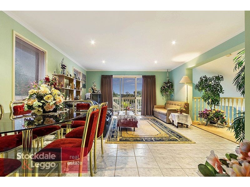 16 Ashburton Drive, Mitcham VIC 3132