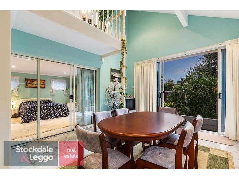 16 Ashburton Drive, Mitcham VIC 3132