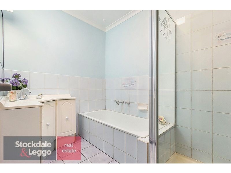 16 Ashburton Drive, Mitcham VIC 3132