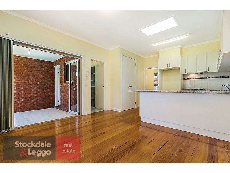 2/14 Worrall Street, Burwood VIC 3125