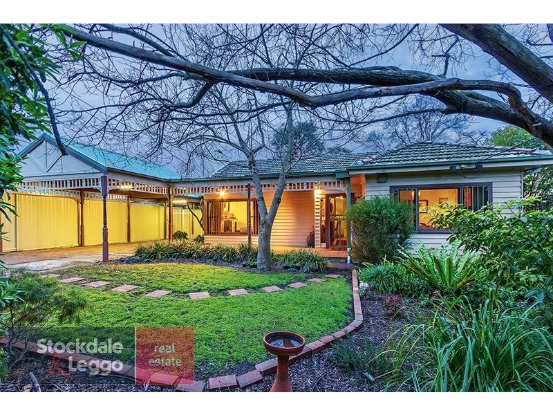 11 Walwa Street, Mitcham VIC 3132