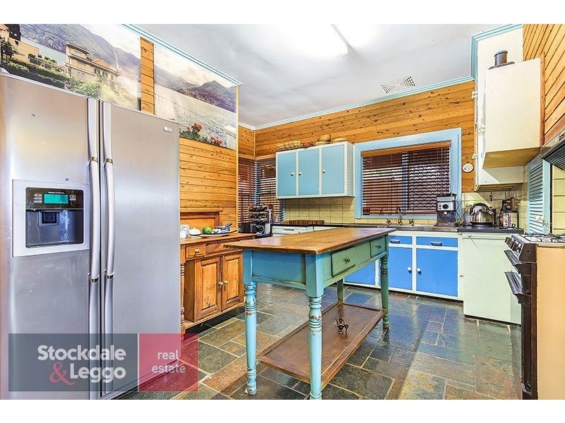 11 Walwa Street, Mitcham VIC 3132