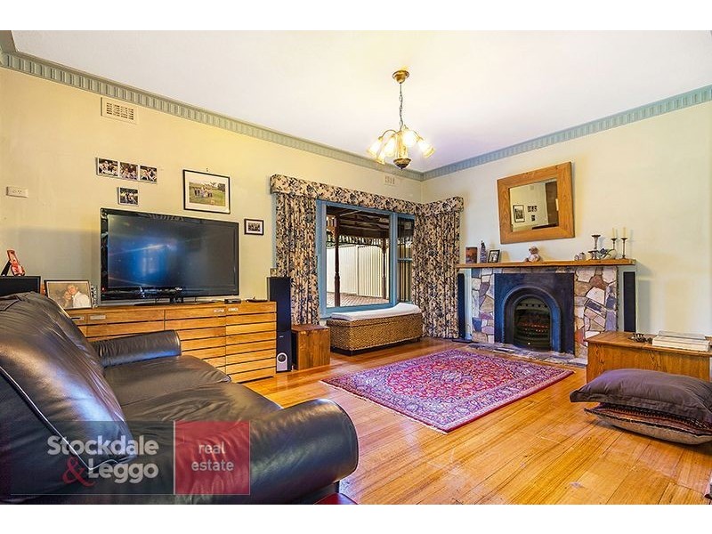 11 Walwa Street, Mitcham VIC 3132