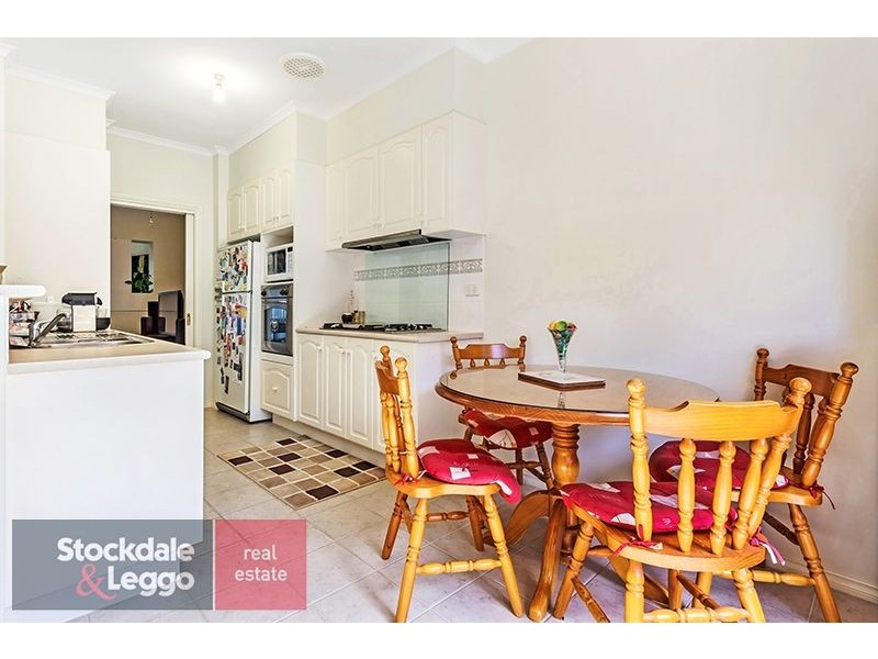 6 Illowra Walk, Blackburn South VIC 3130