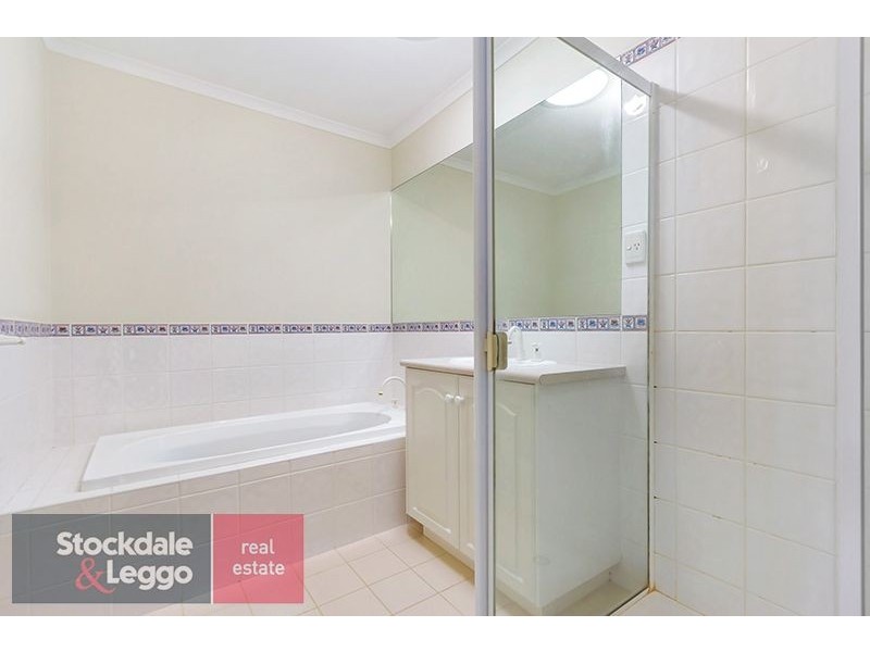 6 Illowra Walk, Blackburn South VIC 3130