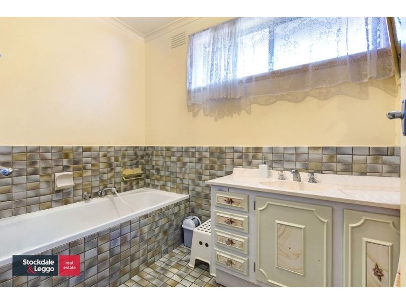 8 Raymond Street, Blackburn North VIC 3130