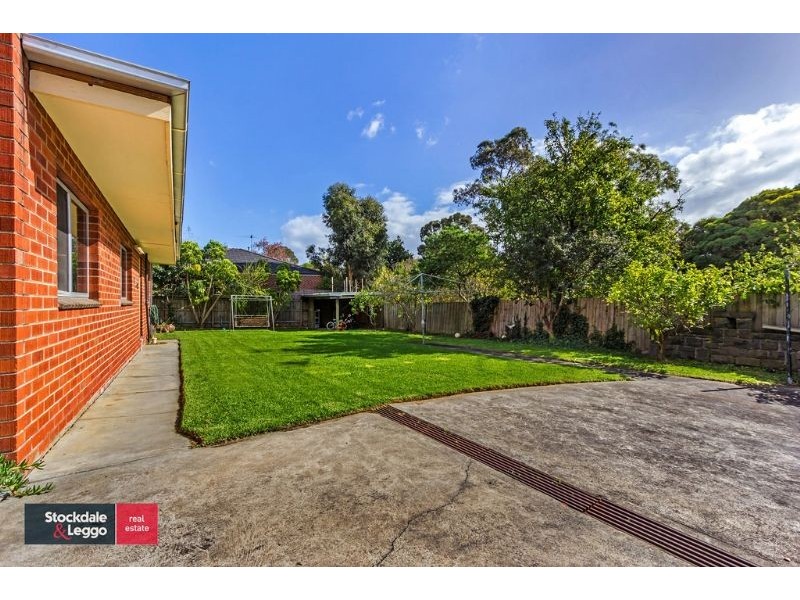 8 Raymond Street, Blackburn North VIC 3130