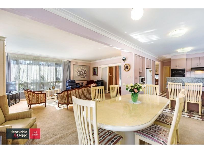 1/4 Bennett Street, Forest Hill VIC 3131