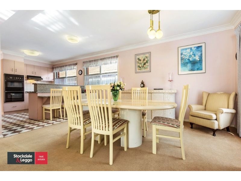 1/4 Bennett Street, Forest Hill VIC 3131