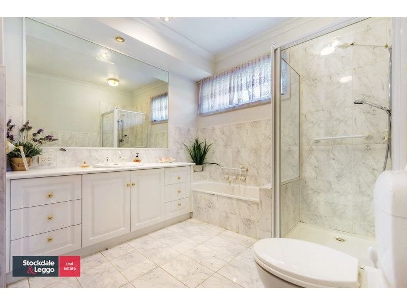 1/4 Bennett Street, Forest Hill VIC 3131