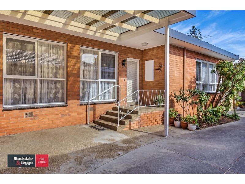 1/4 Bennett Street, Forest Hill VIC 3131
