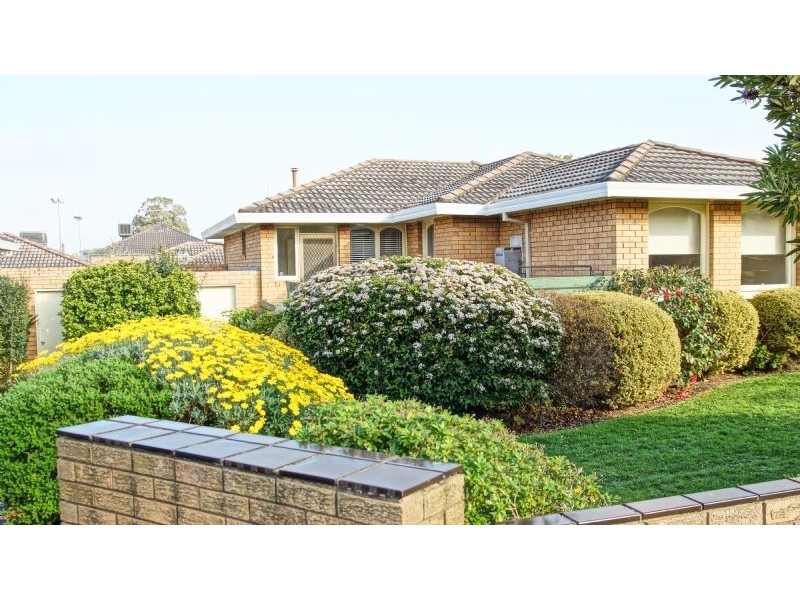 2/5 Hiddleston Avenue, Box Hill South VIC 3128