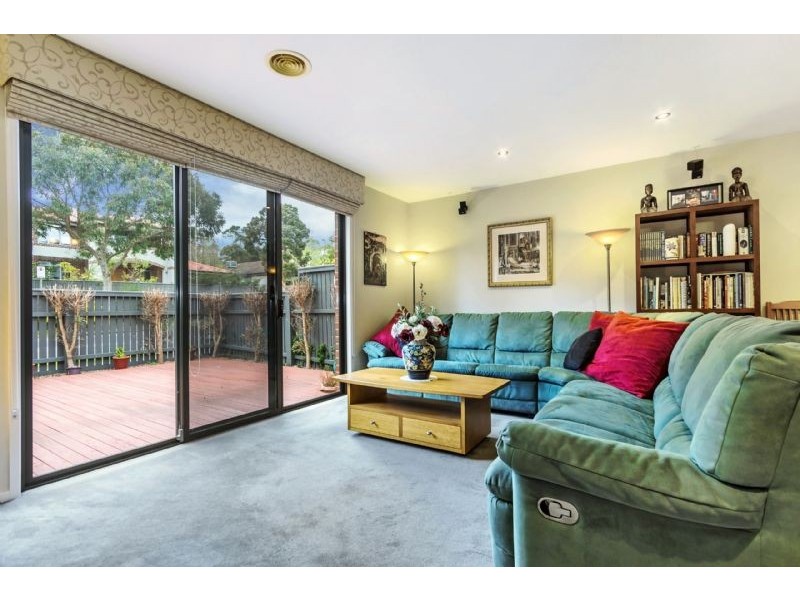 2E Pakenham Street, Blackburn VIC 3130