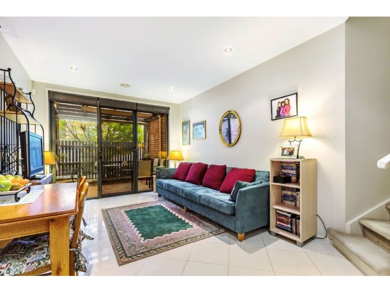 2E Pakenham Street, Blackburn VIC 3130