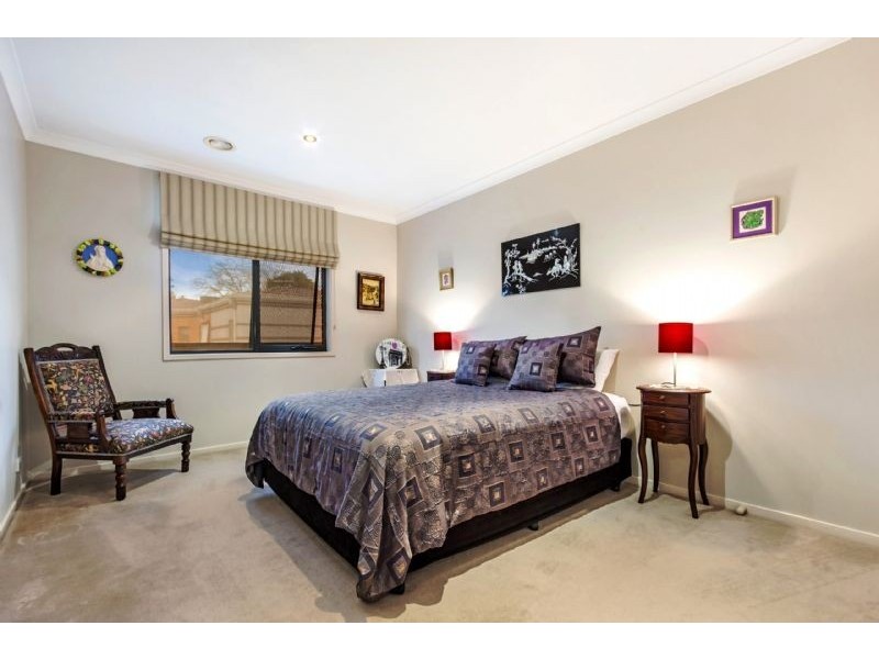 2E Pakenham Street, Blackburn VIC 3130