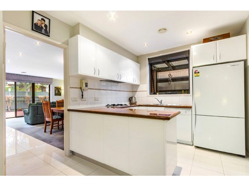 2E Pakenham Street, Blackburn VIC 3130