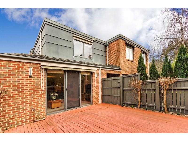 2E Pakenham Street, Blackburn VIC 3130