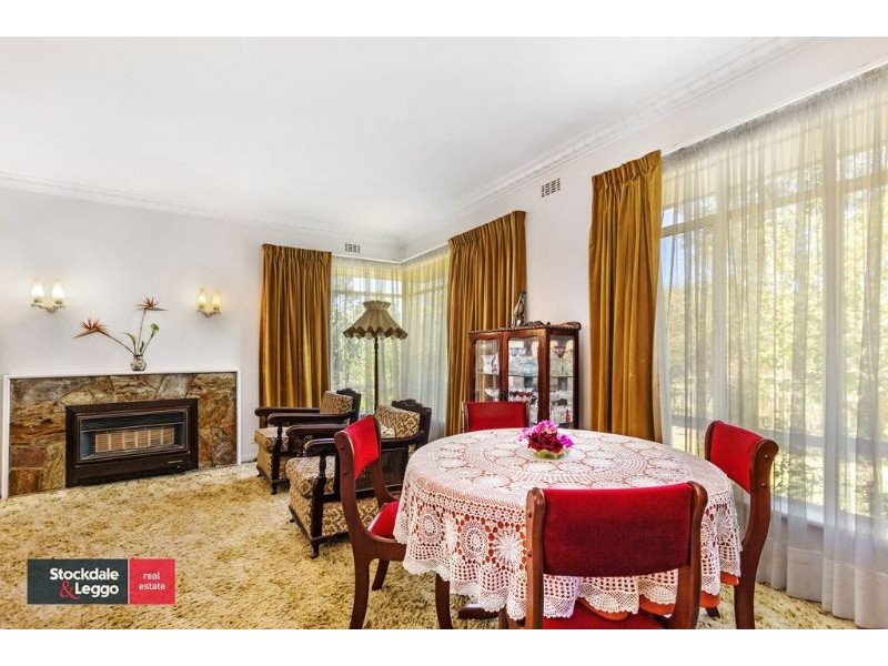 18 Orchard Grove, Blackburn South VIC 3130