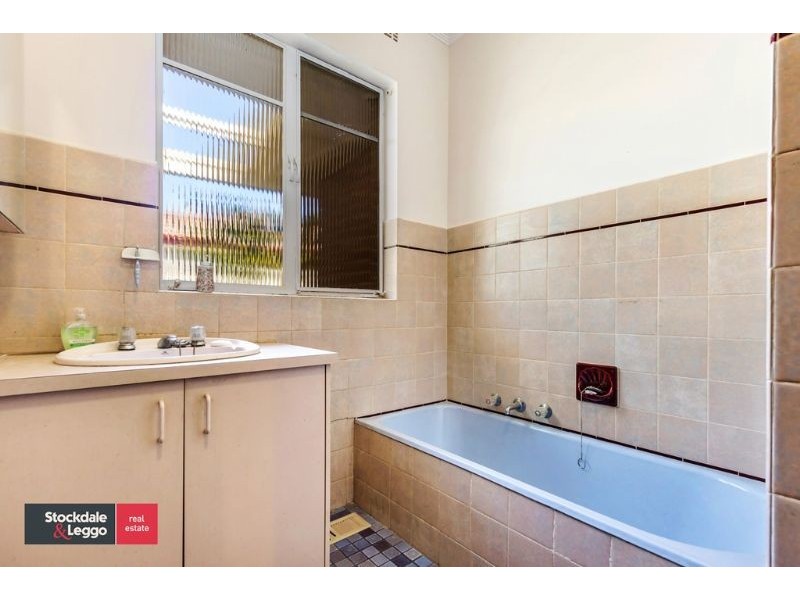 18 Orchard Grove, Blackburn South VIC 3130