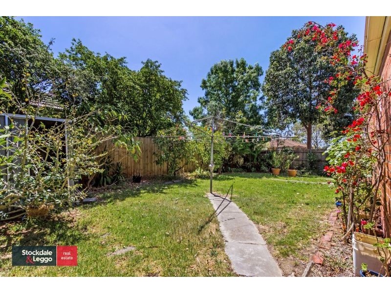 18 Orchard Grove, Blackburn South VIC 3130