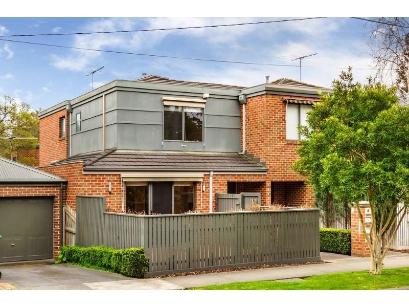 2E Pakenham Street, Blackburn VIC 3130