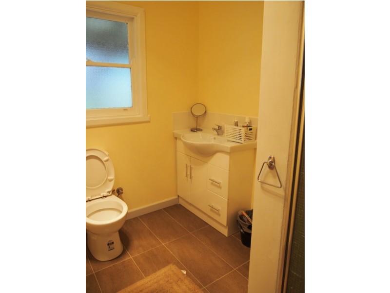 ROOM 1/17 Laughlin Avenue, Nunawading VIC 3131