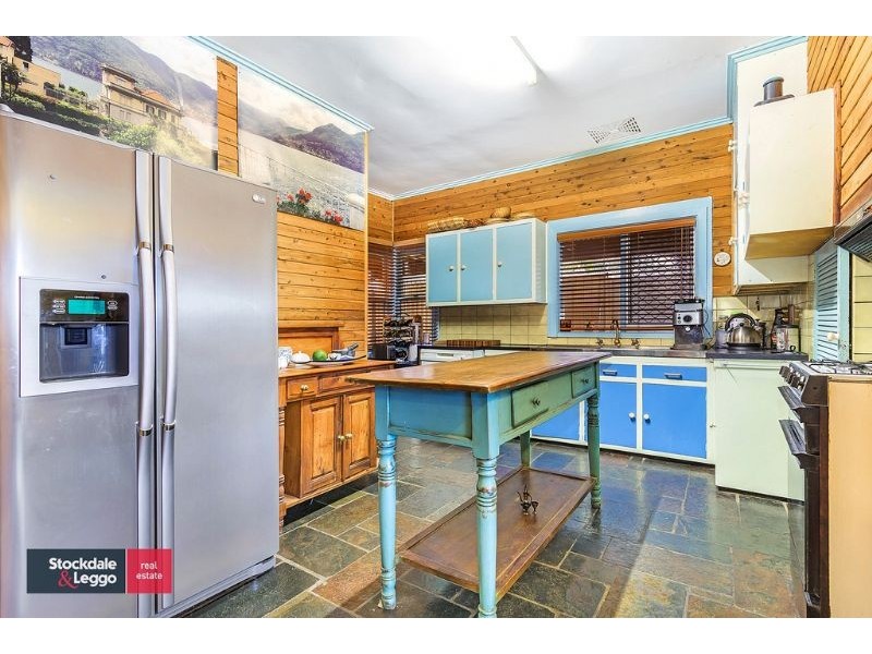 11 Walwa Street, Mitcham VIC 3132