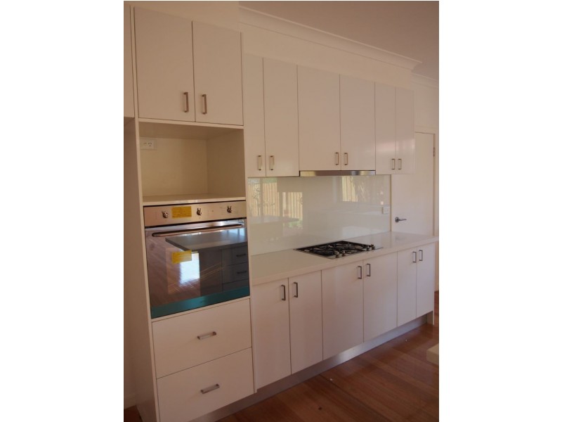 1/8 Edinburgh Road, Blackburn South VIC 3130