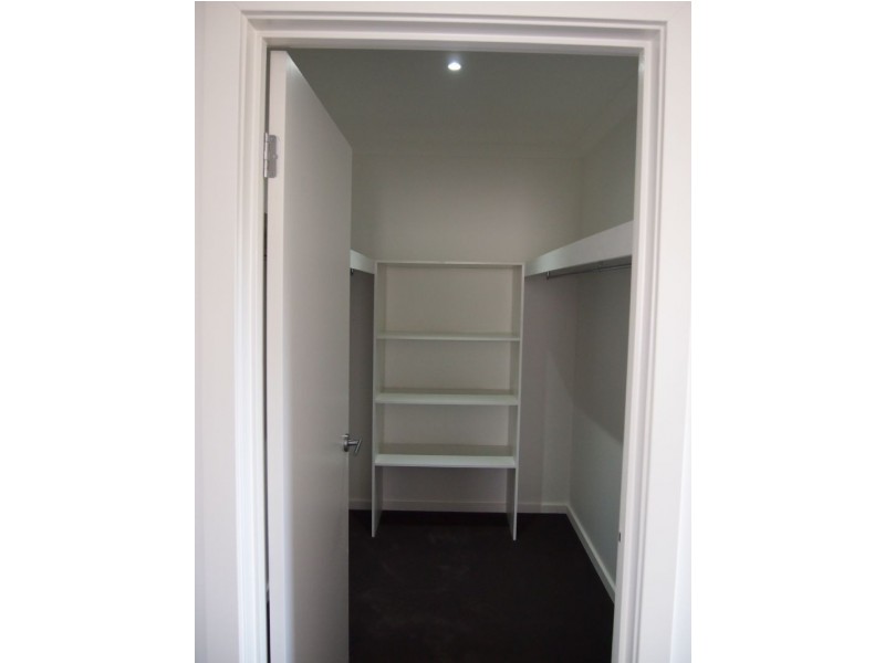 1/8 Edinburgh Road, Blackburn South VIC 3130