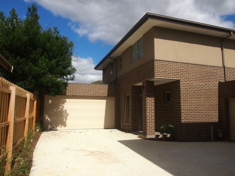 2/8 Edinburgh Road, Blackburn South VIC 3130