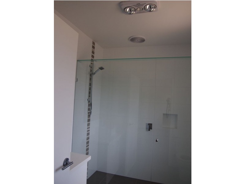 2/8 Edinburgh Road, Blackburn South VIC 3130