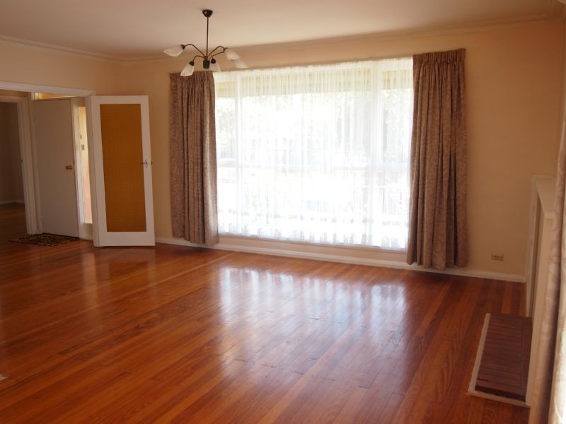 13 Bermuda Drive, Blackburn South VIC 3130