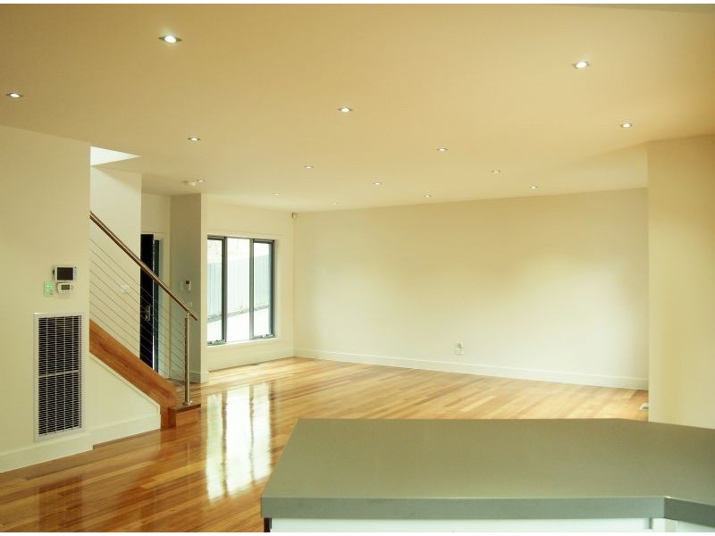 2/6 Ireland Avenue, Doncaster East VIC 3109