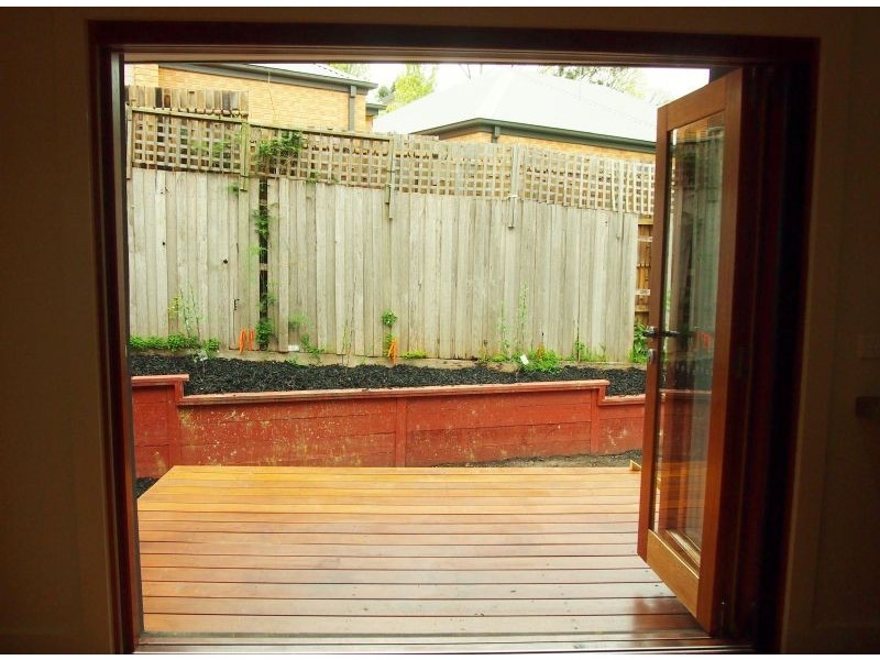 2/6 Ireland Avenue, Doncaster East VIC 3109