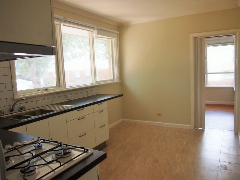 8 Henwood Street, Forest Hill VIC 3131