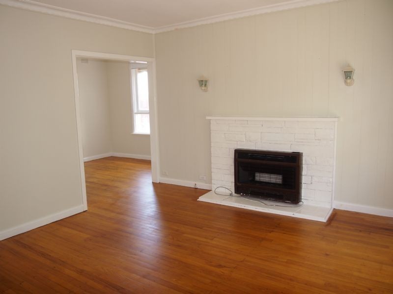 8 Henwood Street, Forest Hill VIC 3131