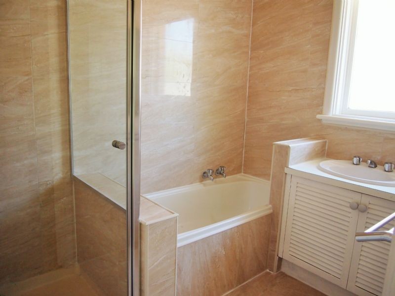 8 Henwood Street, Forest Hill VIC 3131