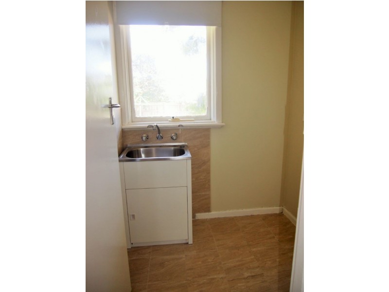 8 Henwood Street, Forest Hill VIC 3131