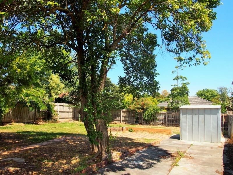 8 Henwood Street, Forest Hill VIC 3131