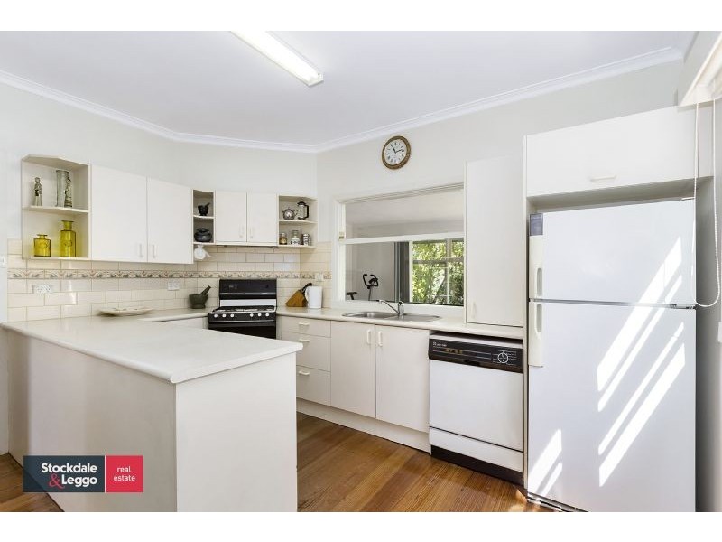 4 Aberdeen Road, Blackburn South VIC 3130