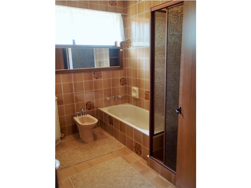 22 Golf Hill Avenue, Doncaster VIC 3108