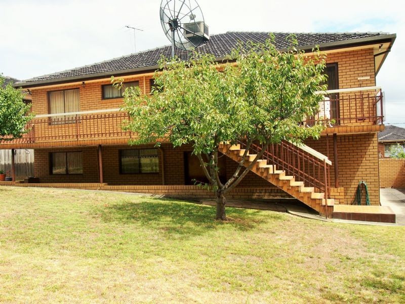 22 Golf Hill Avenue, Doncaster VIC 3108