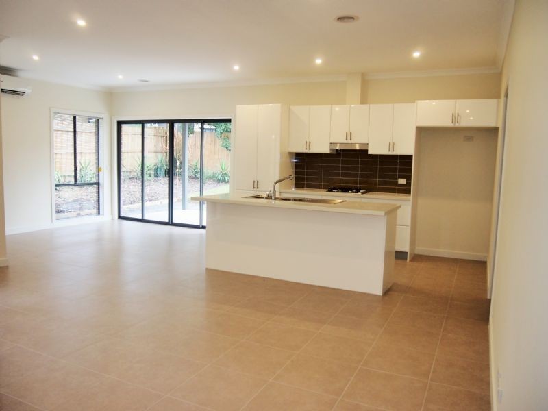 3/118 Mount View Parade, Croydon VIC 3136