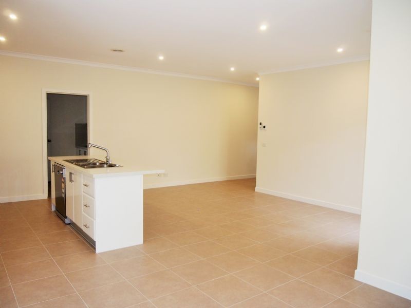 3/118 Mount View Parade, Croydon VIC 3136