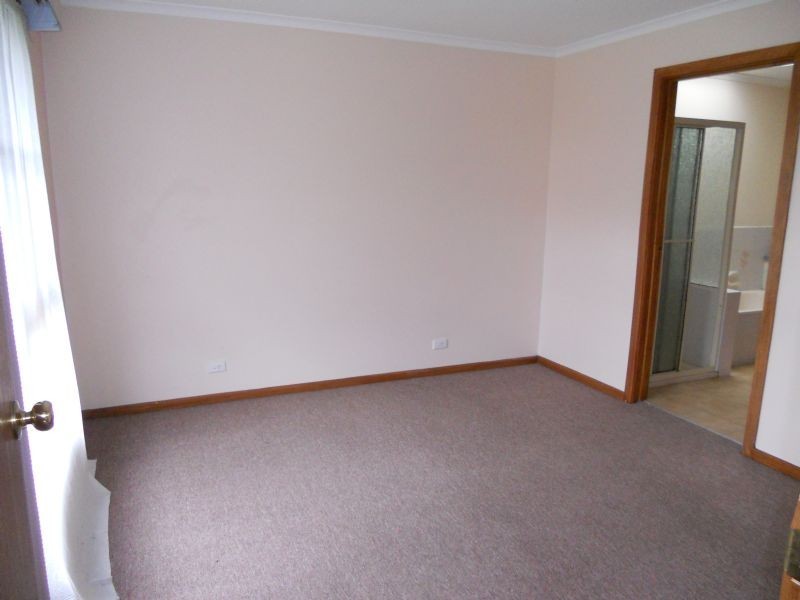 1/8 Warrawee Drive, Bundoora VIC 3083