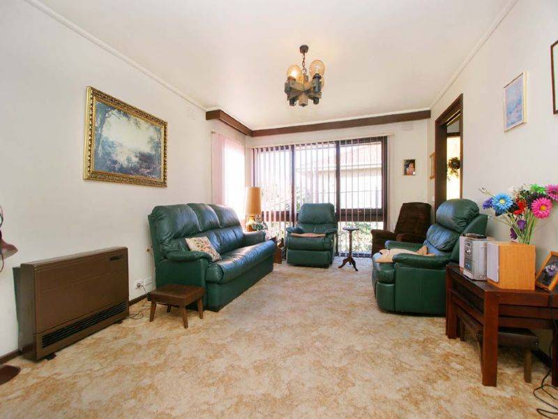 28 Sandhurst Crescent, Bundoora VIC 3083