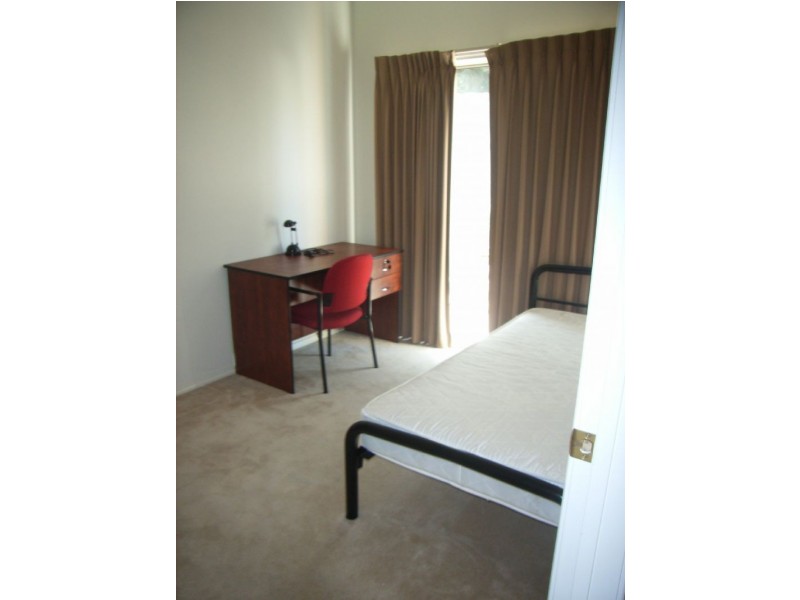 Room 4/41 Bramble Crescent, Bundoora VIC 3083