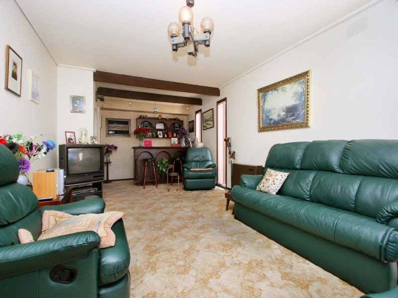 28 Sandhurst Crescent, Bundoora VIC 3083