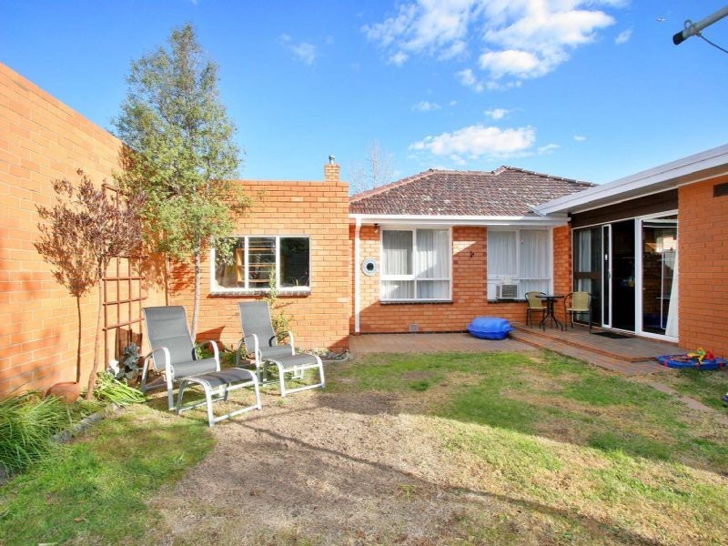 30 Bunker Avenue, Kingsbury VIC 3083